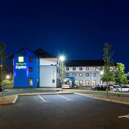 Holiday Inn Express Antrim By Ihg מראה חיצוני תמונה