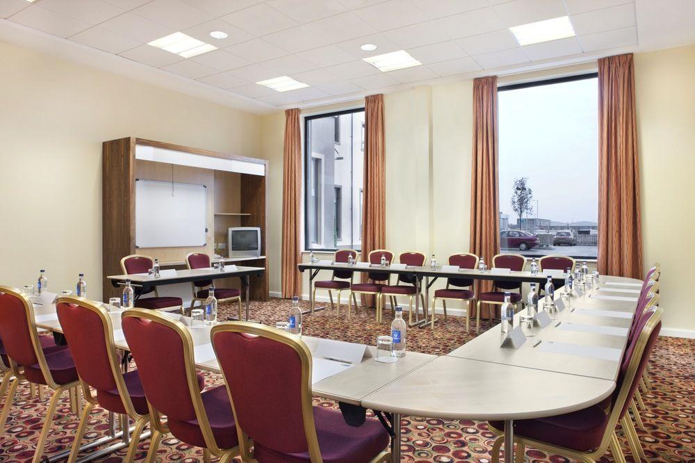 Holiday Inn Express Antrim By Ihg מראה חיצוני תמונה