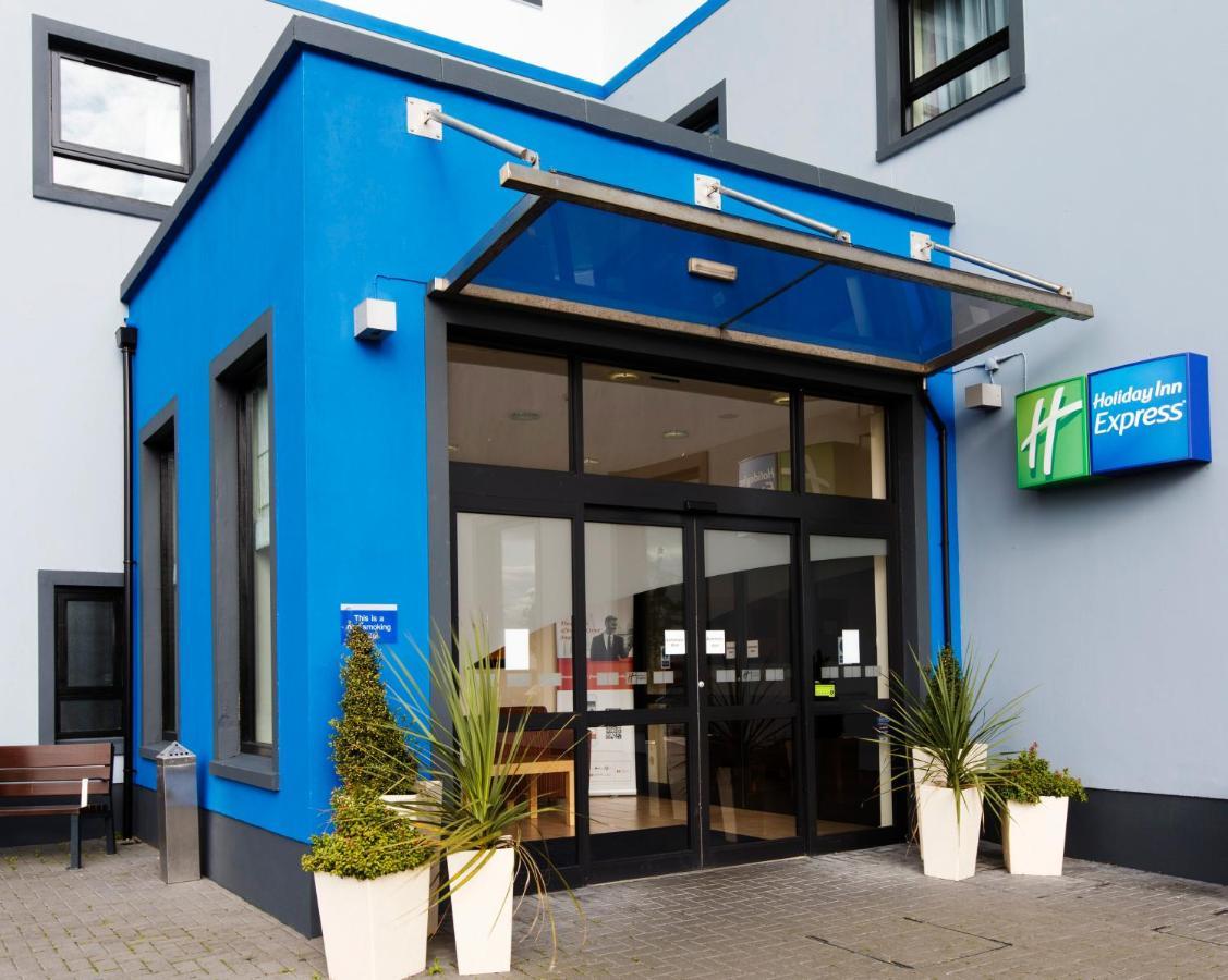 Holiday Inn Express Antrim By Ihg מראה חיצוני תמונה