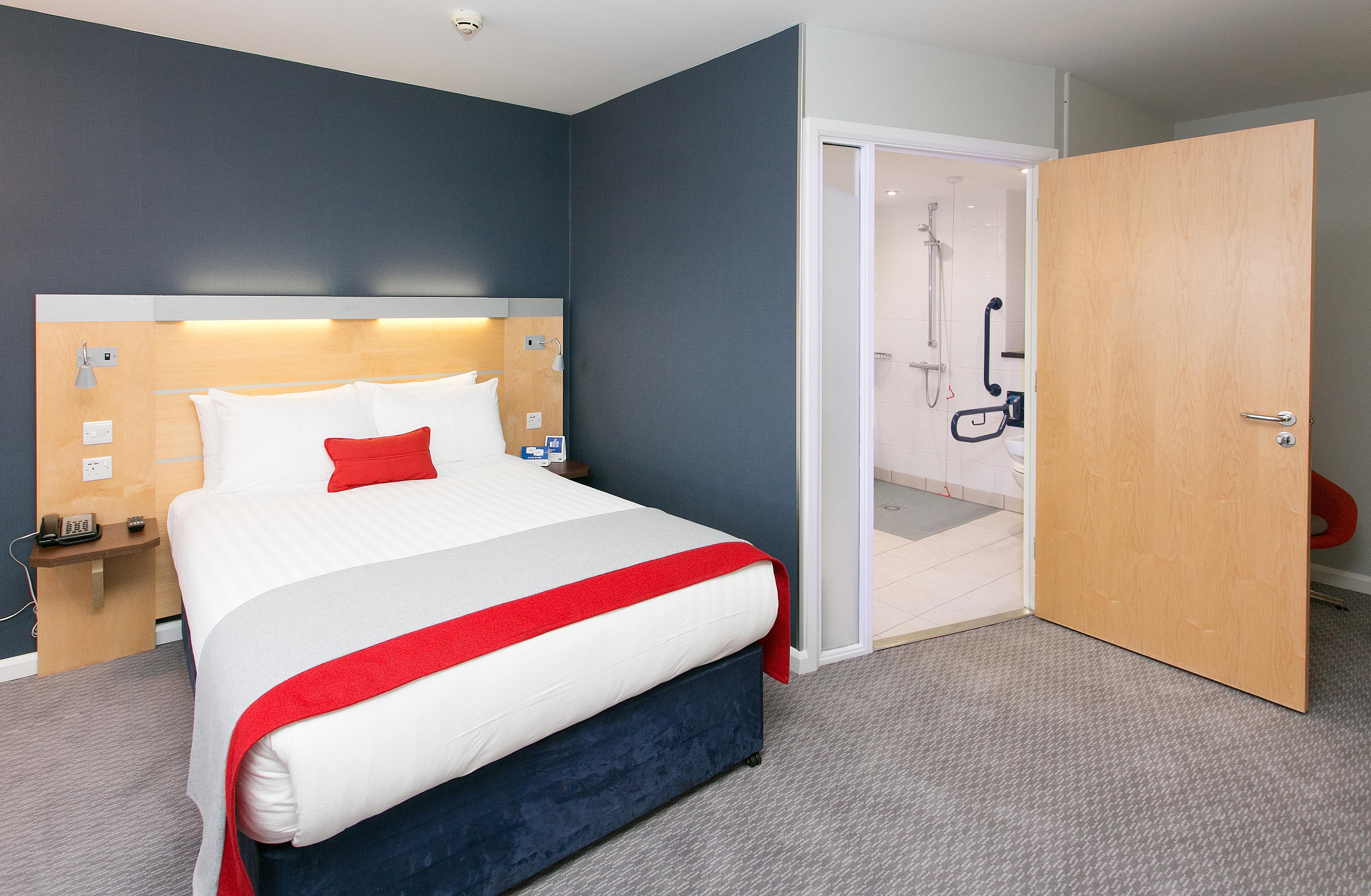Holiday Inn Express Antrim By Ihg מראה חיצוני תמונה