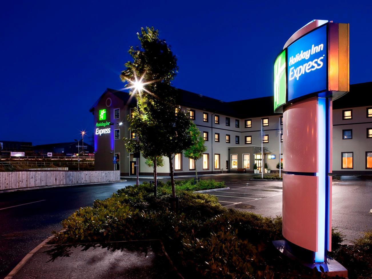 Holiday Inn Express Antrim By Ihg מראה חיצוני תמונה