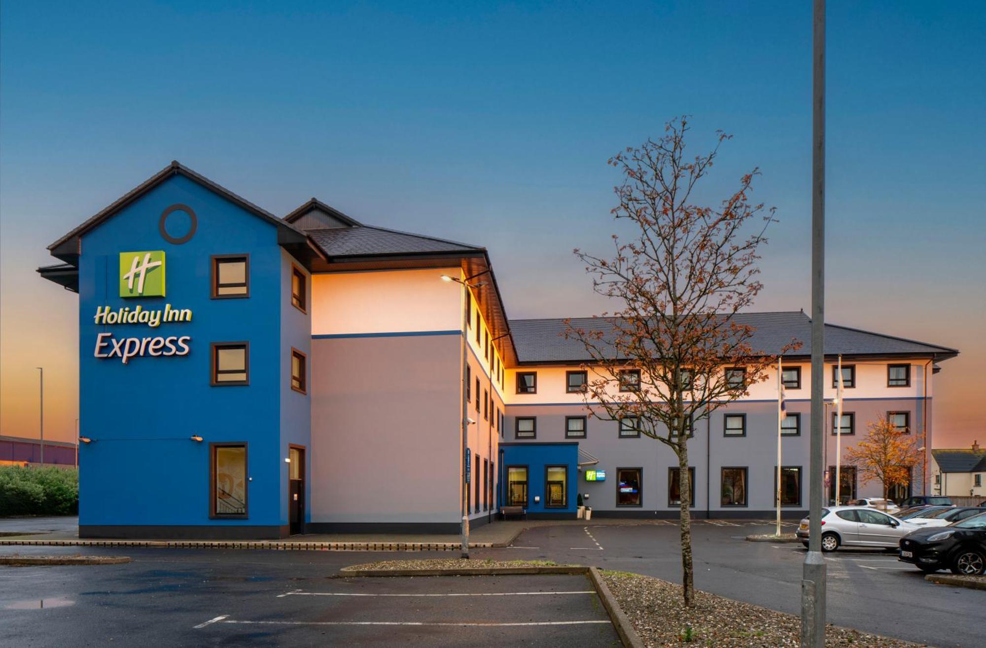 Holiday Inn Express Antrim By Ihg מראה חיצוני תמונה