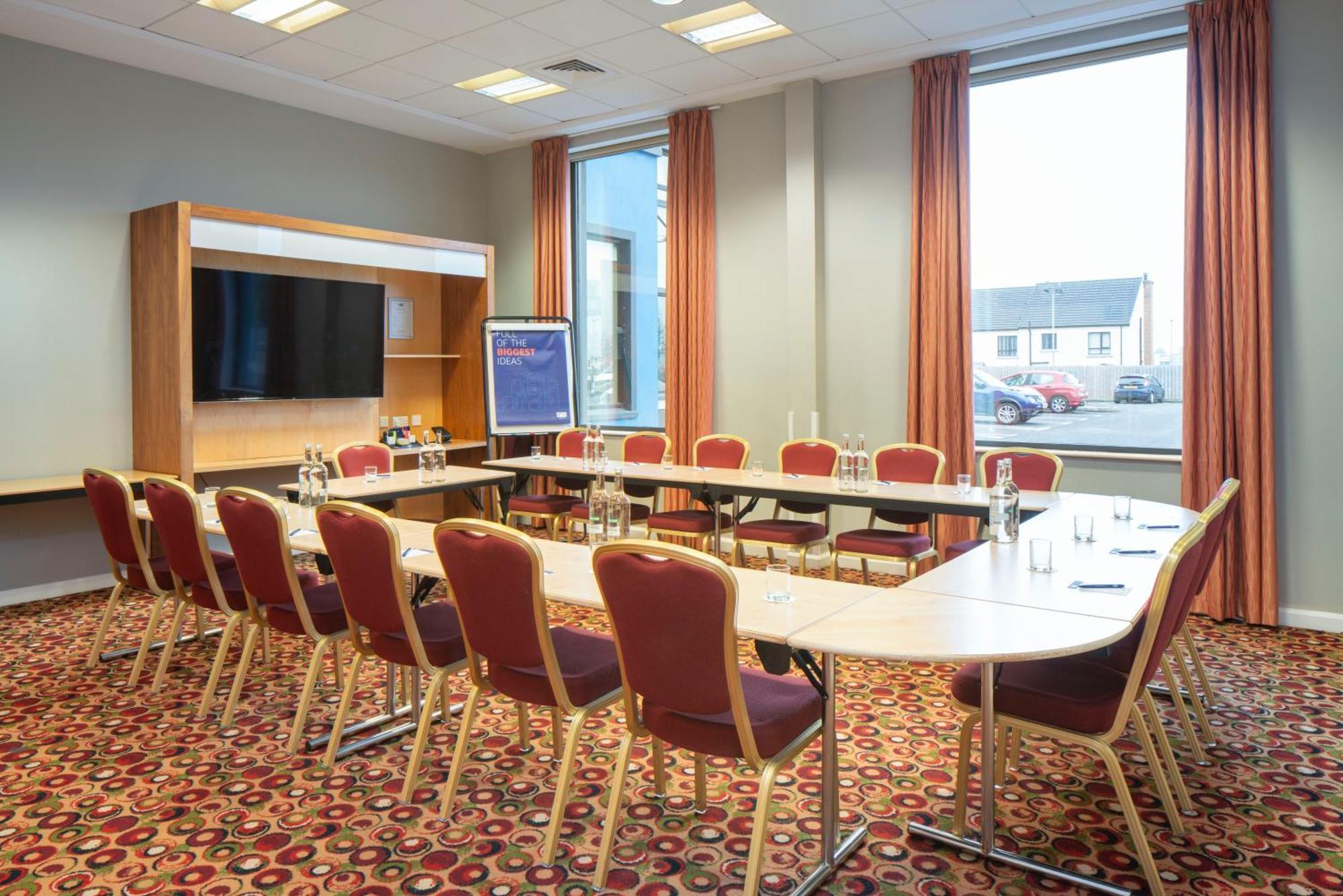 Holiday Inn Express Antrim By Ihg מראה חיצוני תמונה