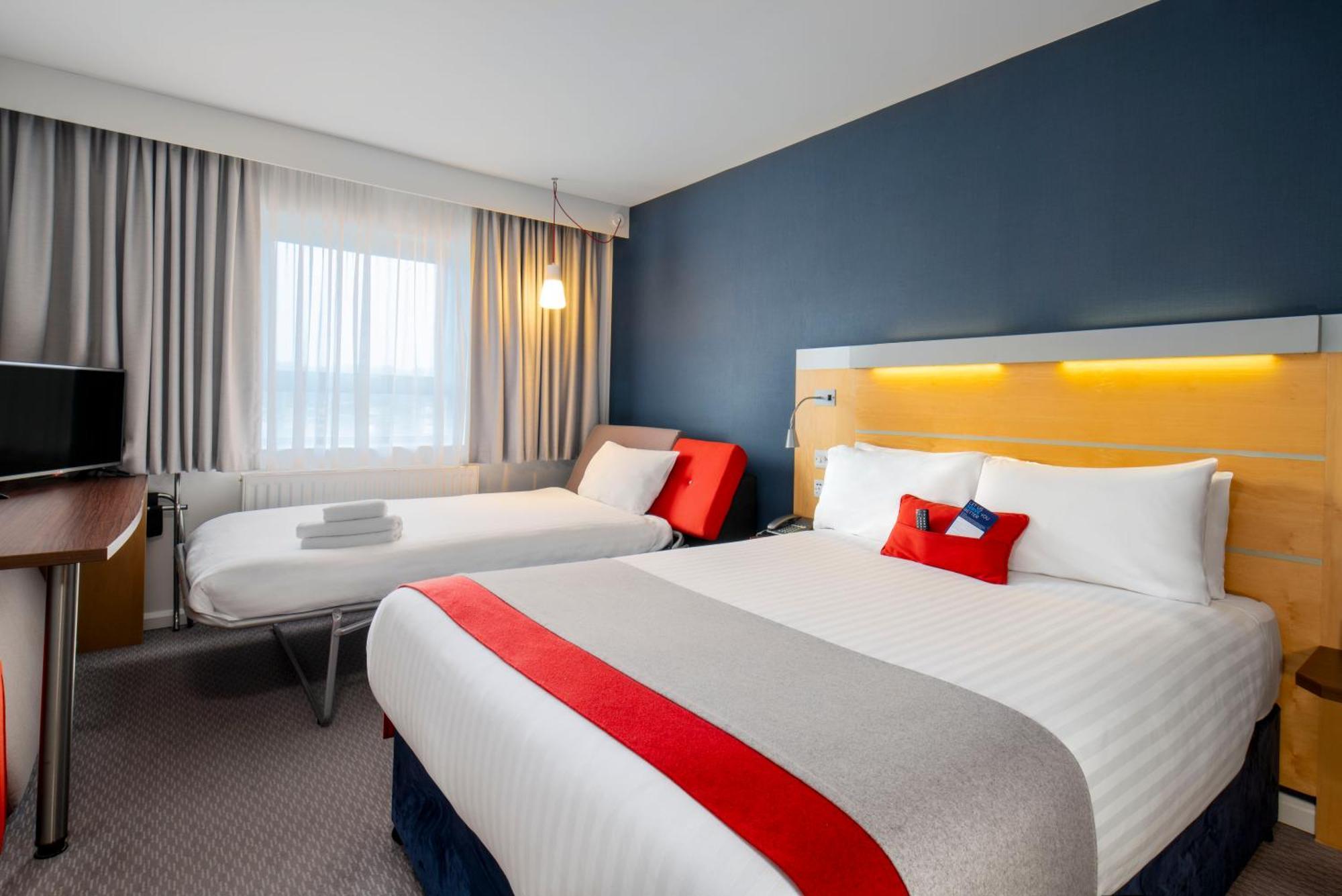 Holiday Inn Express Antrim By Ihg מראה חיצוני תמונה