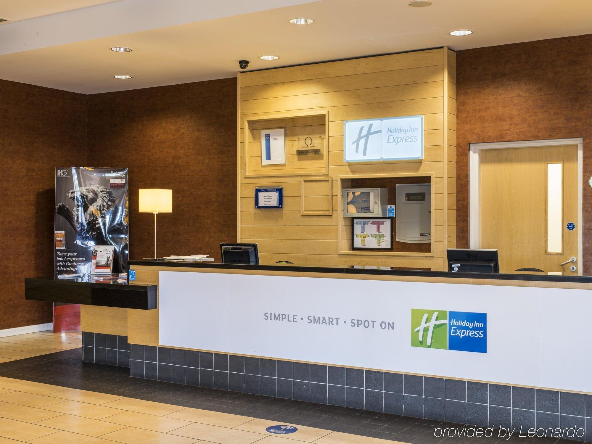 Holiday Inn Express Antrim By Ihg מראה חיצוני תמונה