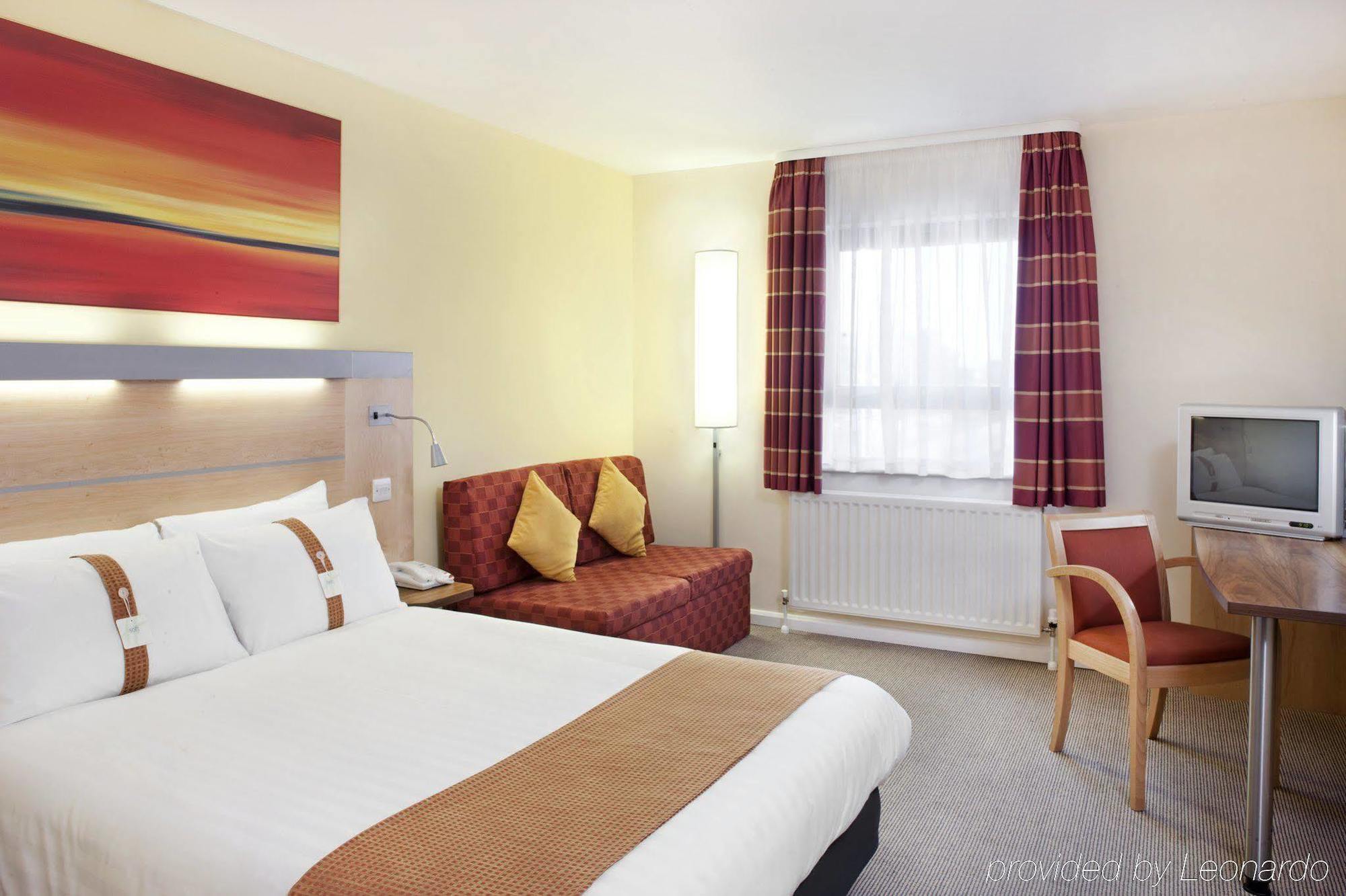 Holiday Inn Express Antrim By Ihg חדר תמונה