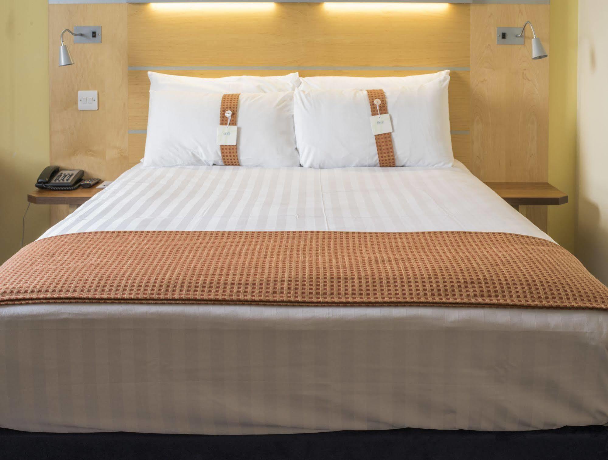 Holiday Inn Express Antrim By Ihg מראה חיצוני תמונה