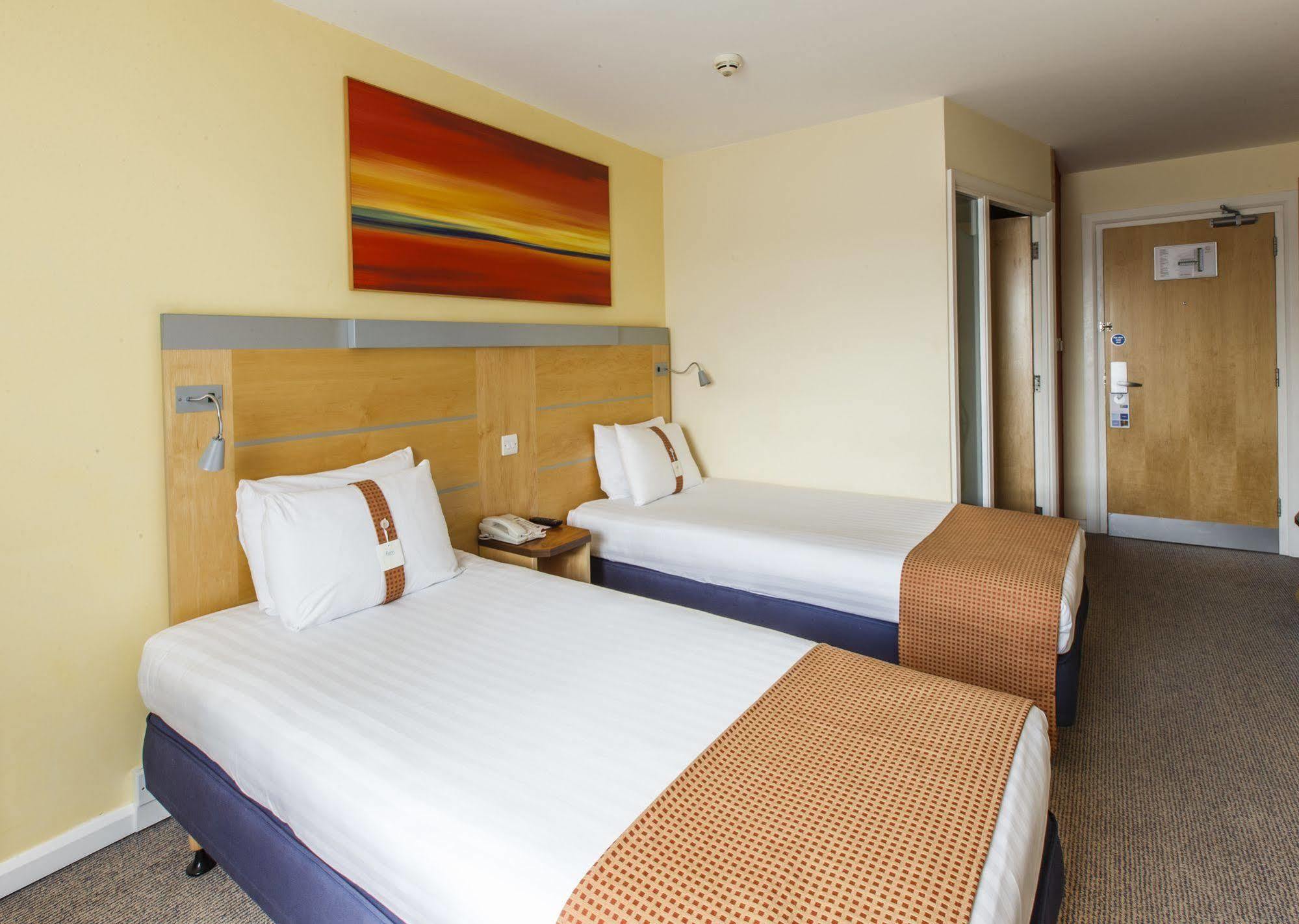 Holiday Inn Express Antrim By Ihg מראה חיצוני תמונה