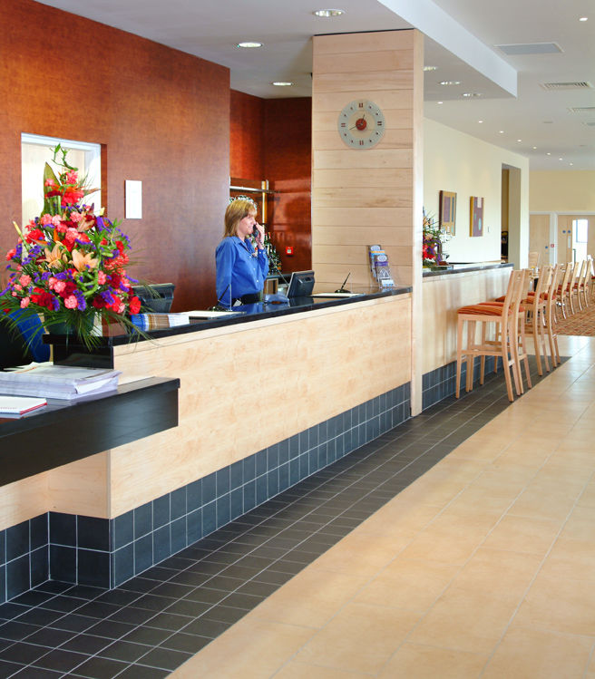 Holiday Inn Express Antrim By Ihg מראה פנימי תמונה